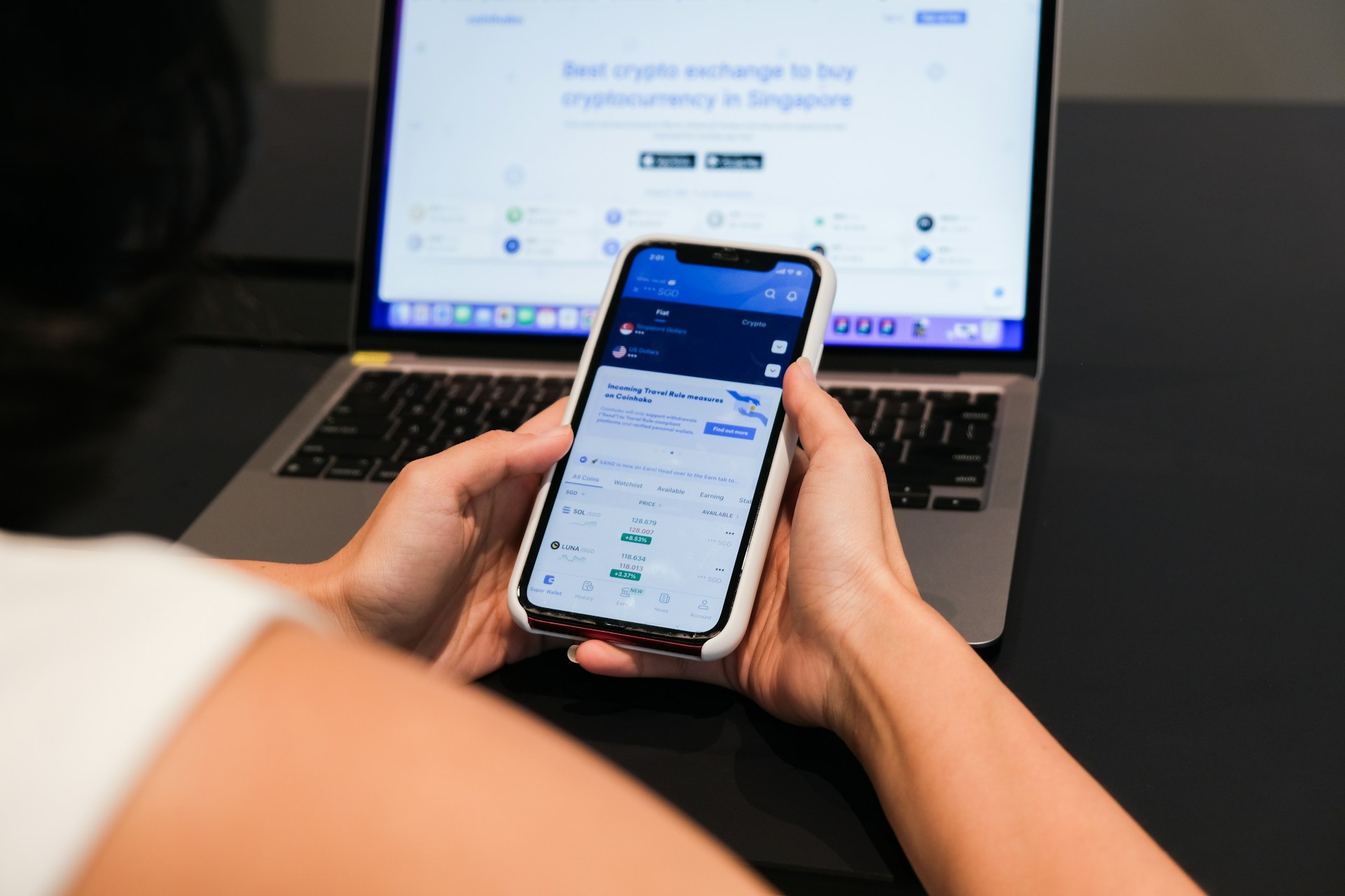Differences between personal stablecoin payments and business stablecoin payments