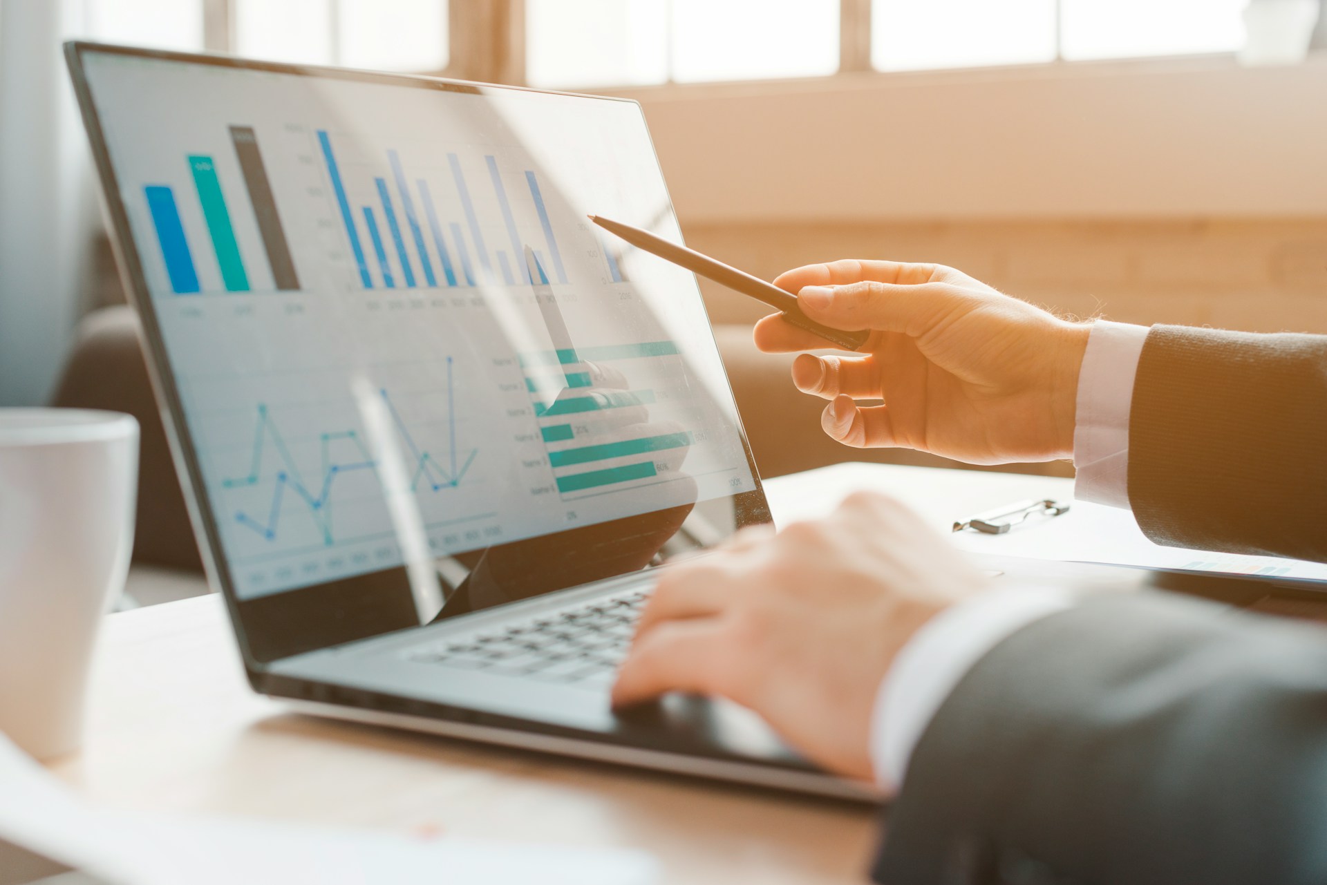 What is a mass payout? How can companies use mass payouts?